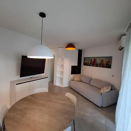 Lux Corner Apartmán Novigrad Istria