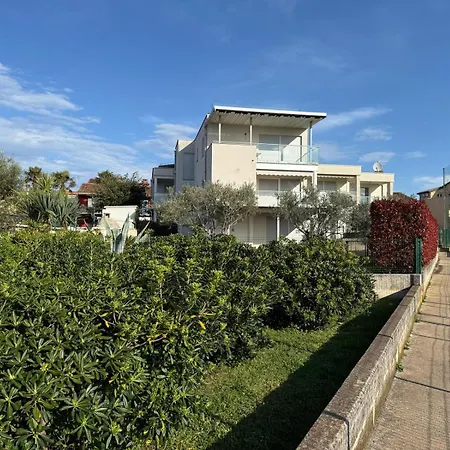 Lux Corner Novigrad Istria