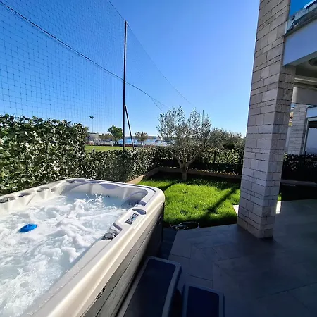 Lux Corner Novigrad Istria