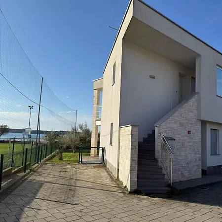 Lux Corner Novigrad Istria
