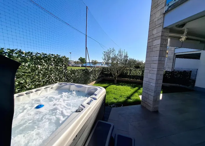 Lux Corner Novigrad Istria