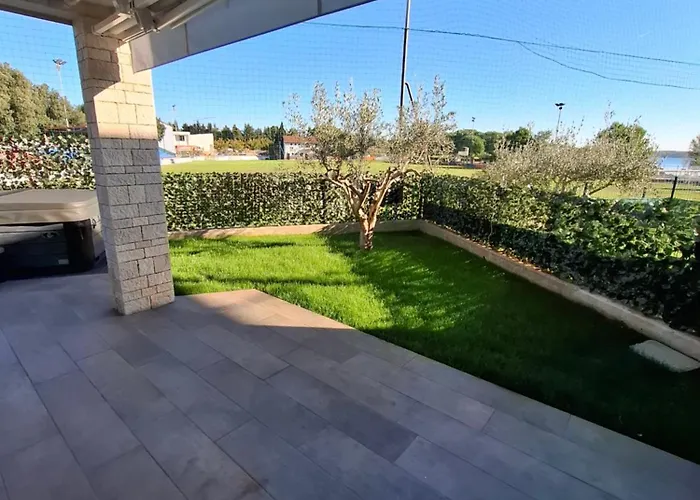 Lux Corner Apartman Novigrad Istria