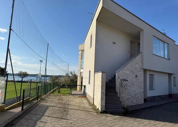 Lux Corner Novigrad Istria